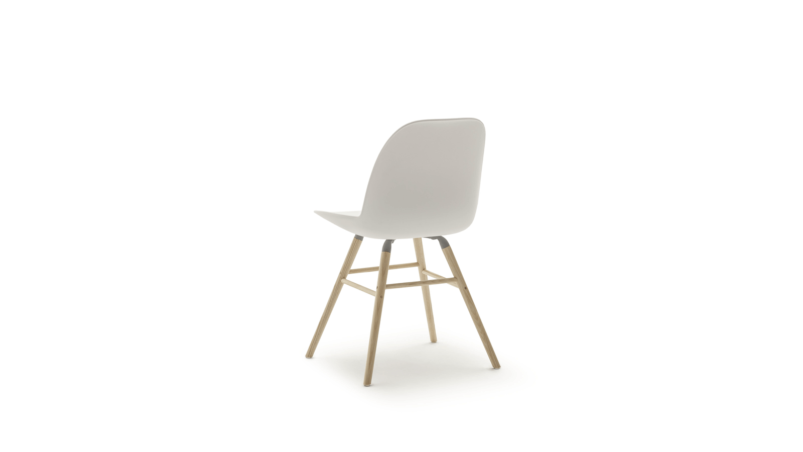 Stuhl Svala - Kunststoffschale Weiß, Eschenholz von Natura Home